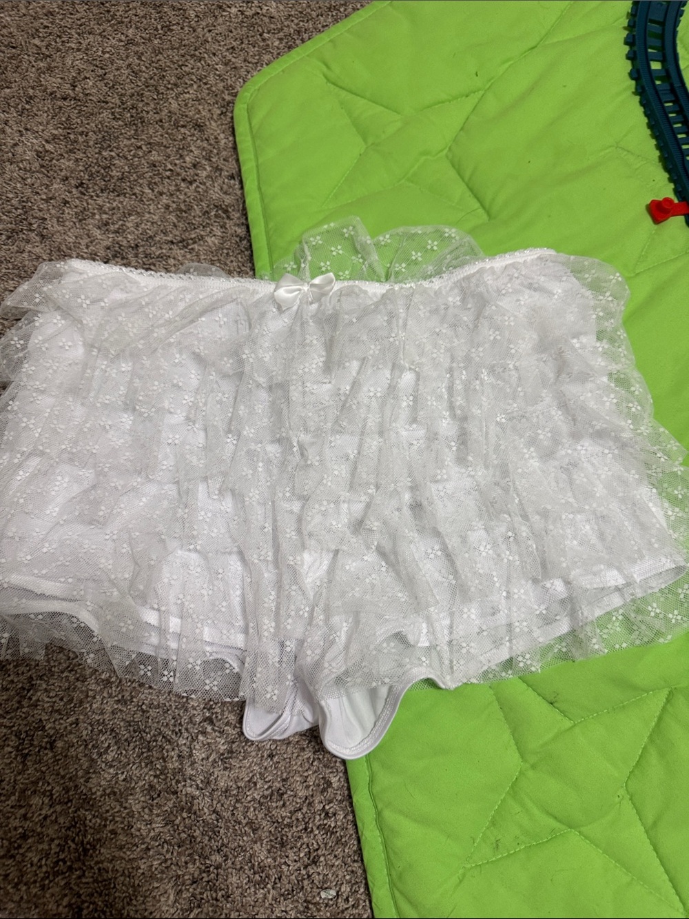 SHEIN White Floral Lace Layered super mini Skort
